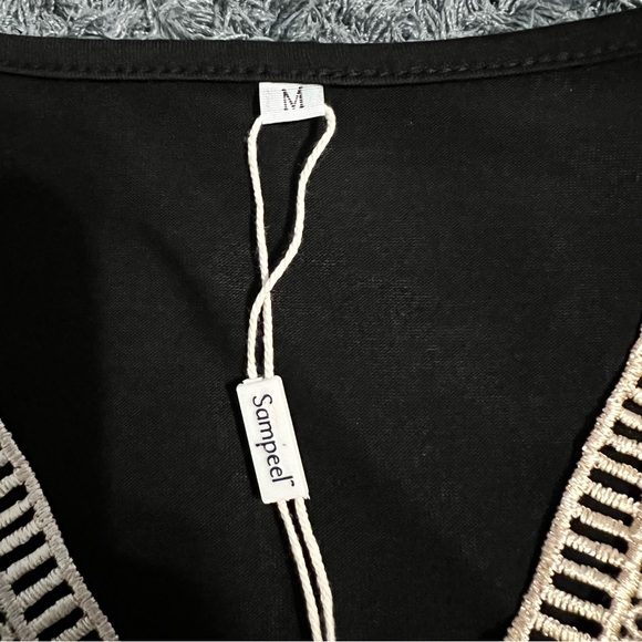 Blouse - Picture 2 of 5